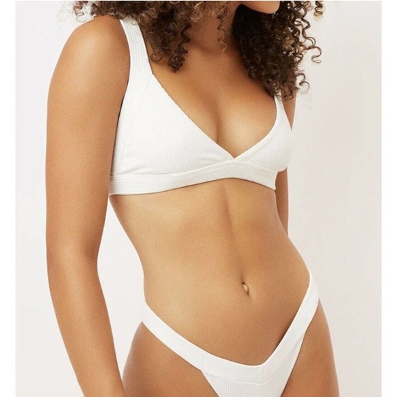 NWT Frankie’s Bikinis Georgia White Ribbed Bikini Top Large